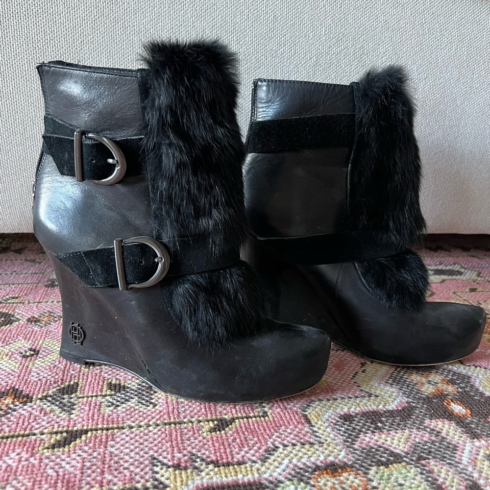 House of Harlow Fur Wedge Booties Black Leather Buckles 37.5